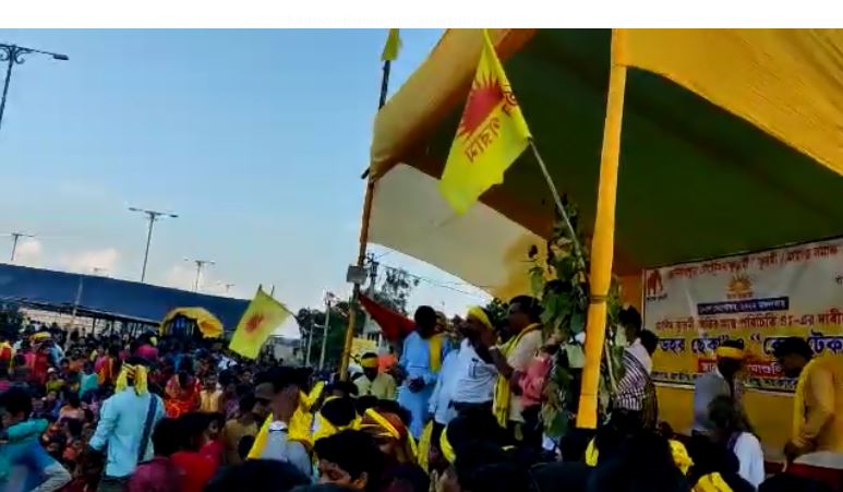 4 dino se rail chakka jaam jaari  