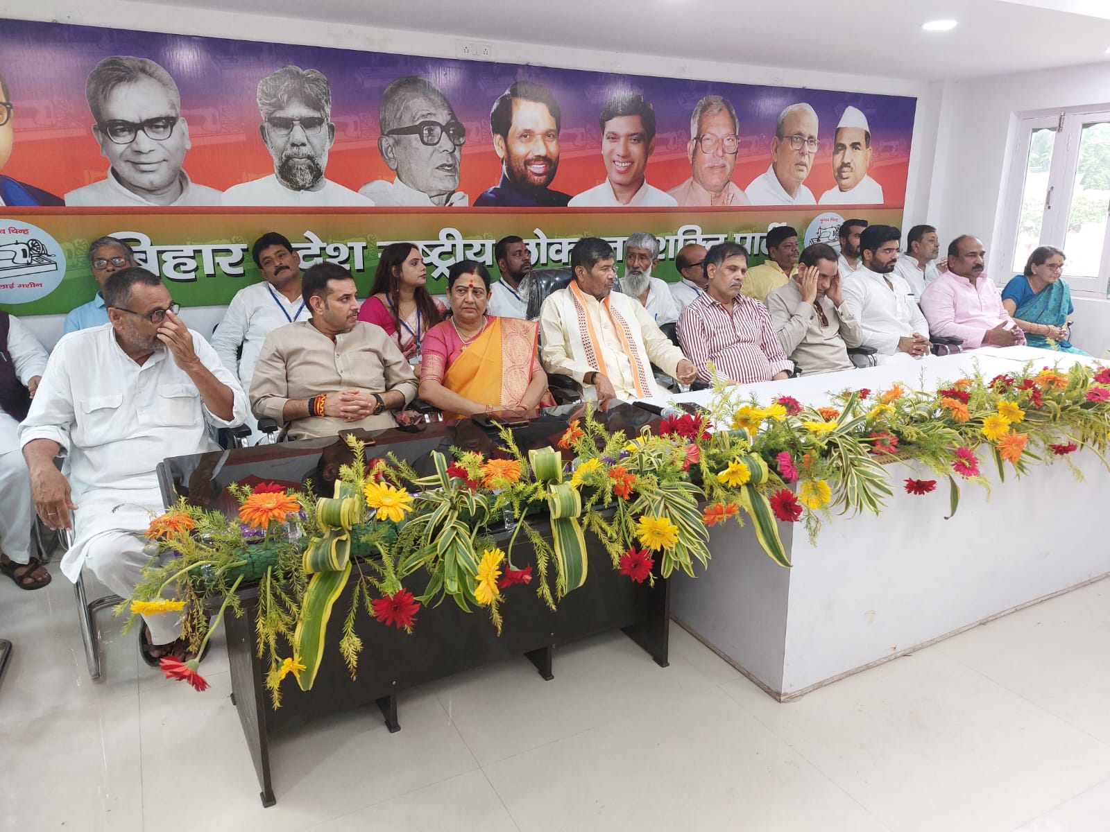 bhatija ke baad chacha ki khas meeting.