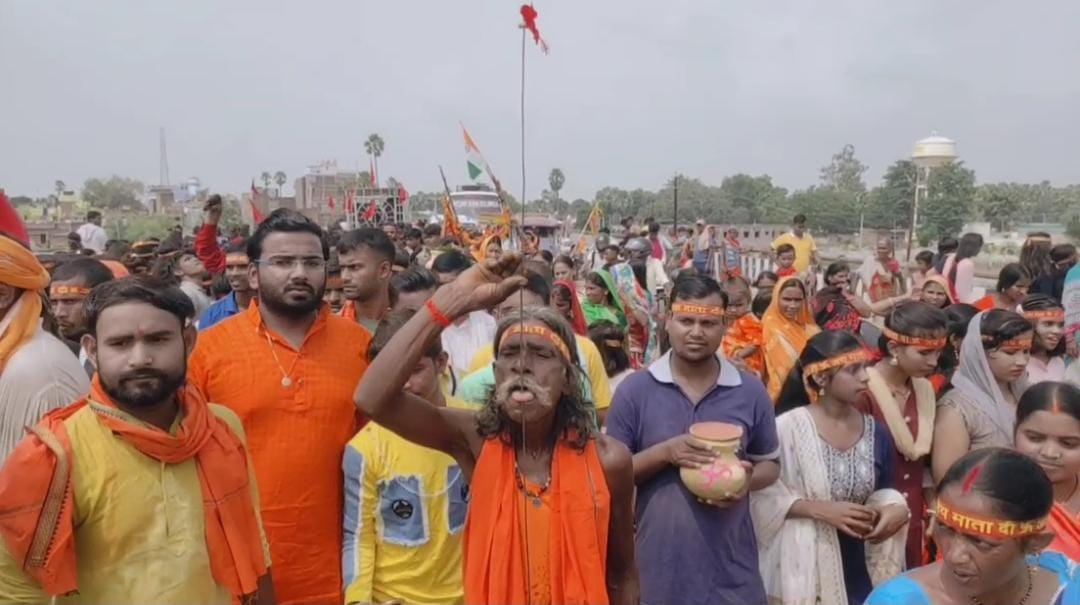 navratra me ajibogarib bhakti.