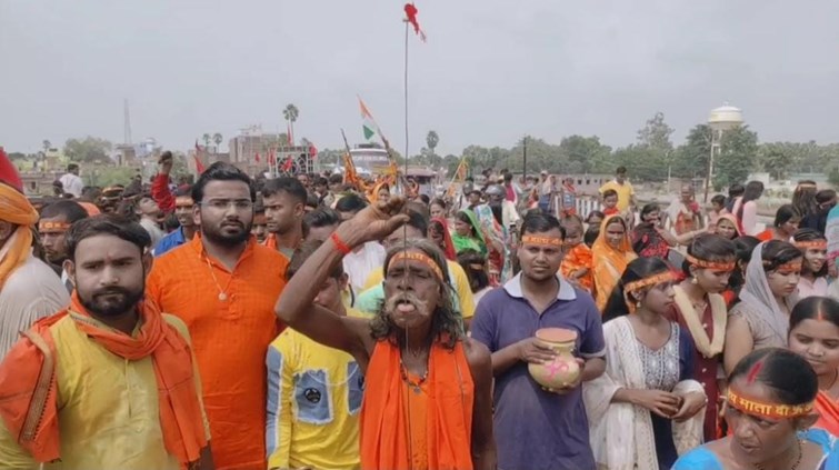 navratra me ajibogarib bhakti.