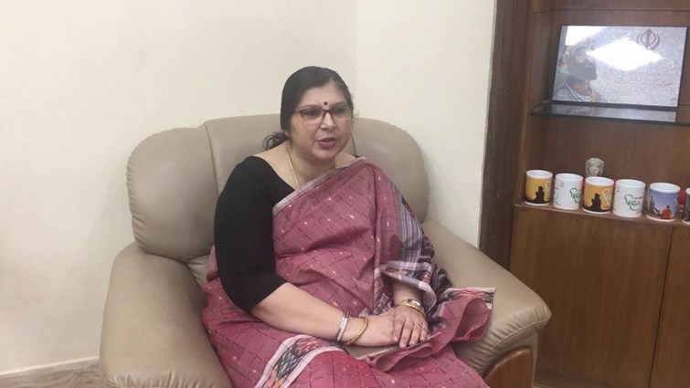 CONDOM AUR PAKISTAN WALE BAYAN PER IAS HARJOT KAUR KI BADHI MUSKIL