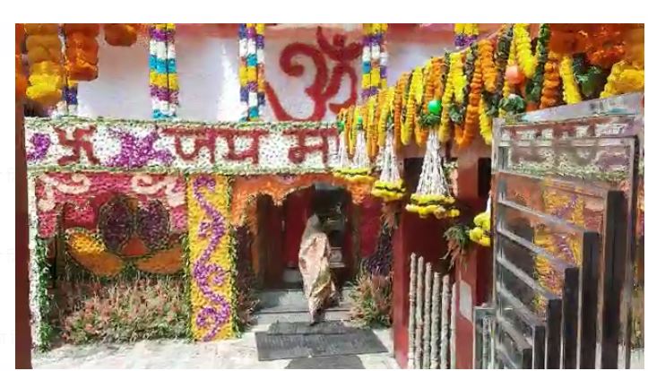 rajarappaa  mandir mai bhakto ka lagaa taantaa 