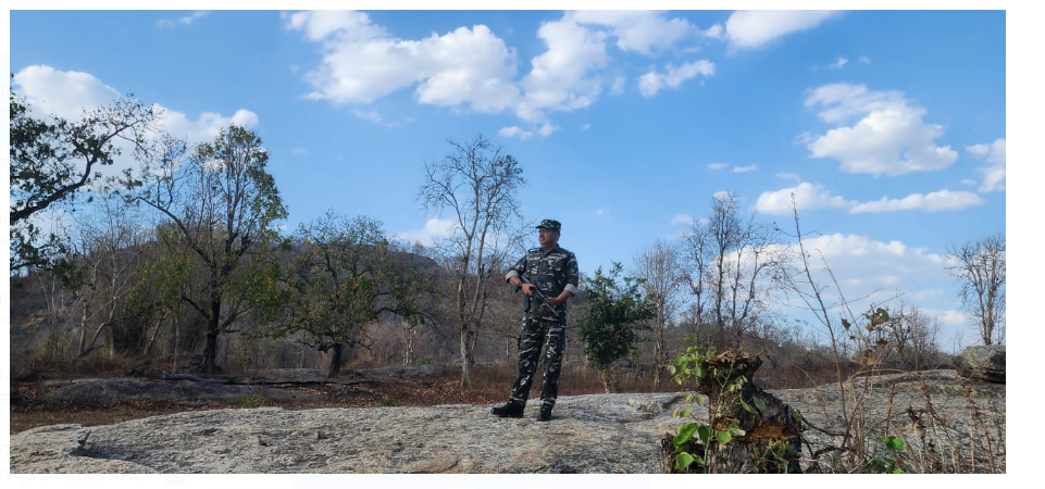 police aur tspc ugrawadiyo ke beech muthbher 