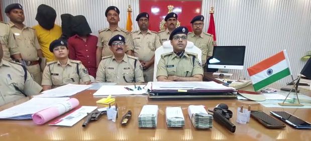 bank dakaiti ka sp ne kiya bhandafod 
