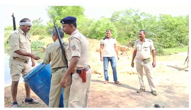 awaidh sharav ko lekar karrawai 