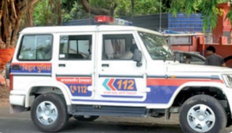 hajipur police ne bike sawar yuwak ko dhuna 