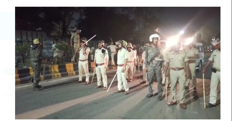 jamshedpur mai hinsak jhdap ke bad mahaul shant 
