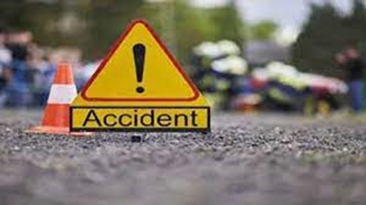 Death in a fierce collision of auto-bike in LATEHAR.