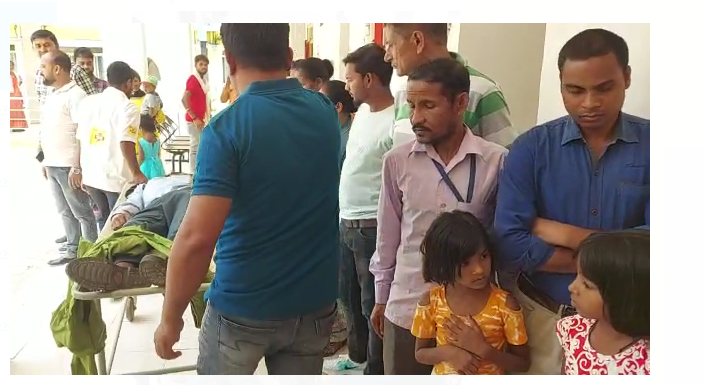 simdega mai sadak hadse mai ghayal ek aur chhatra ki maut 