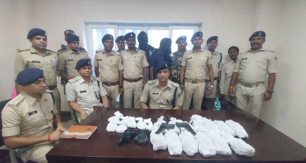 nalanda police ke hath laga hathiyaro ka jakheera 