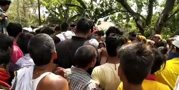 begusarai me4 aniyantrit pickup ne 3 bahnon ko raunda 