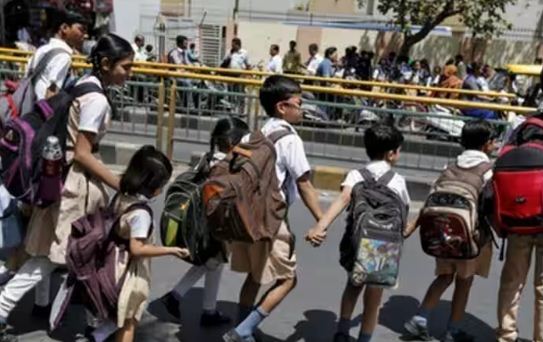 muzaffarpur dm ka bada elaan 5 class tak sabhi schoolon ko kiya band 