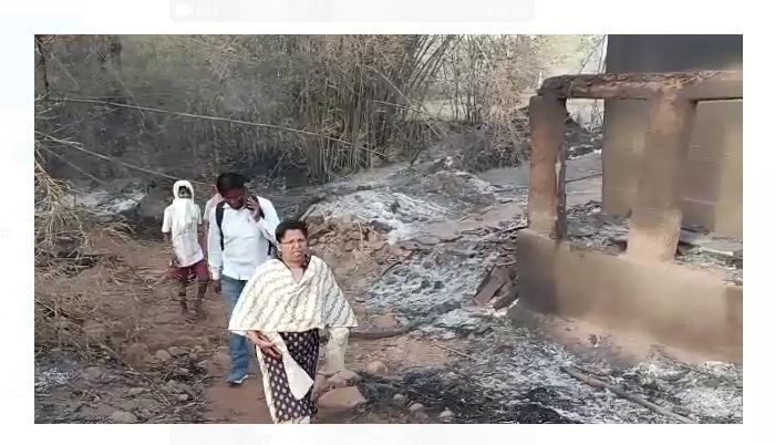 sahebganj mai 10 gharon mai lagi achanak aag 