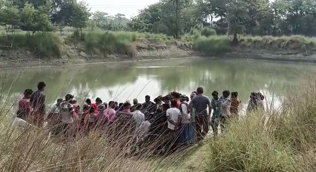 awaidh sambandh ki bhent chadha pati 