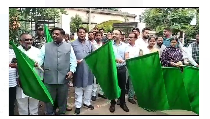 lohardaga ko 5 atyadhunik ambulence samarpit 