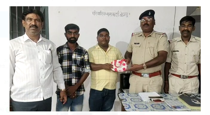 imaandaari ki mishaal bana vyakti 