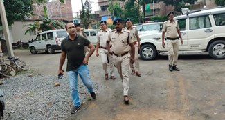 civil dress me nawada sp ambrish rahul  ko samne dekh hadbadaya daroga, policekarmiyon ko di last warning  