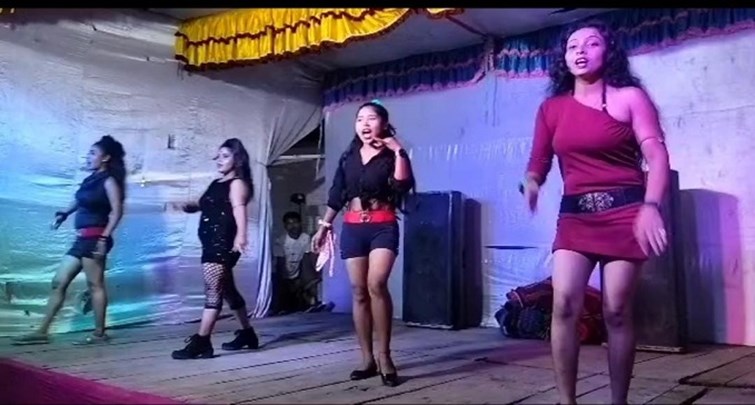 kishanganj me bar balao ne jamkar lagaye thumke