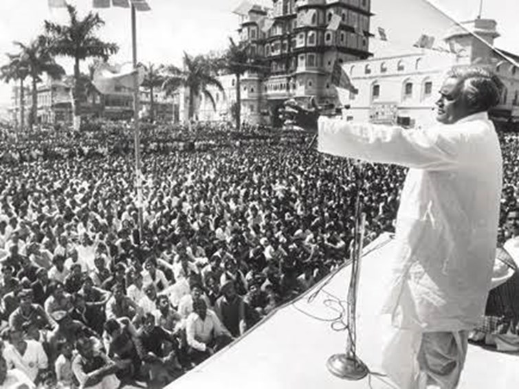 UNTOLD STORY OF VAJPAYEE AND INDIRA GANDHI