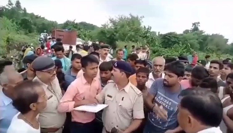motihari me apradhiyon ne coaching ja rhe chatra ko mari goli, mauke par maut 