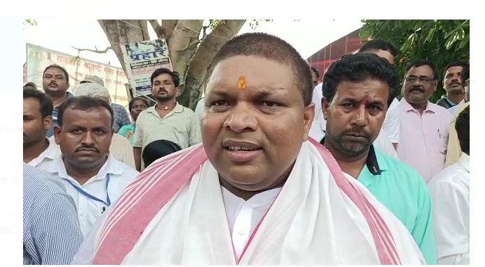 krishi mantri badal ne parisampati ka kiya vitaran 