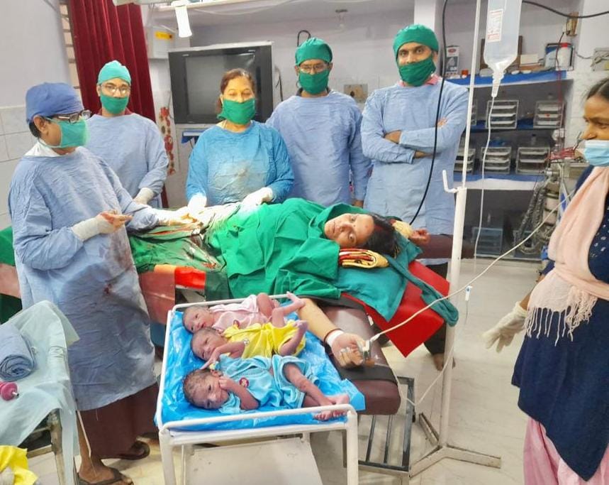 In Nawada, the woman gave birth to three children together, the doctor is happy along with the family.
