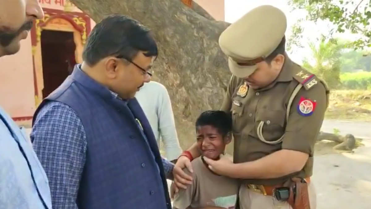 daroga se lipat kar roya masoom, 3 dinon se bhuke bachche ka dard suna to daroga huye bhawuk