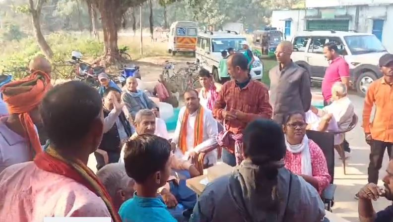 shraddh ke bhoj par hahakar, 70 log huye food poisonning ke shikar, bachche budhe mahilayein bhi shamil 