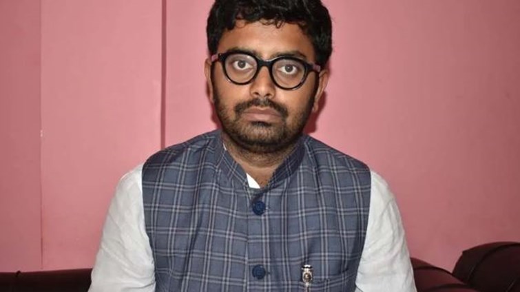 yuwa chetna pramukh ne kah di badi baat bataya congress hai pariwarwadi university, 