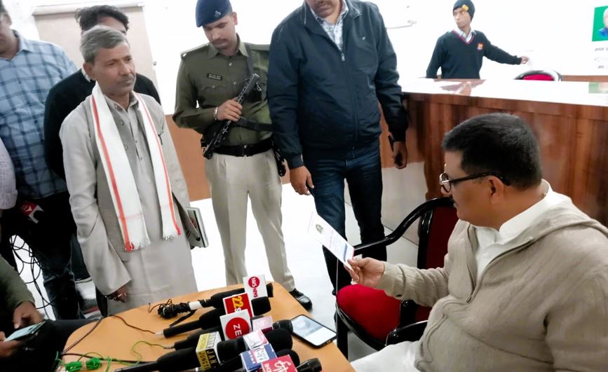 jansunwai karykram me pahuche jalsansahdhan mantri, aam janon ki shikayton ka kiya niptara 