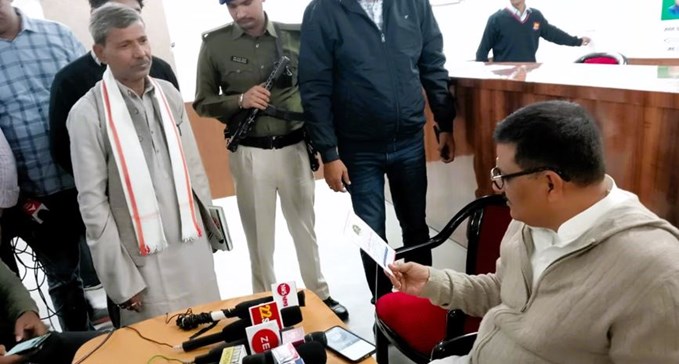 jansunwai karykram me pahuche jalsansahdhan mantri, aam janon ki shikayton ka kiya niptara 
