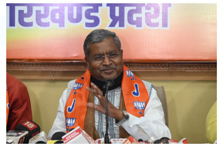 babulal marandi ne rajya sarkaar per sadha nishana 