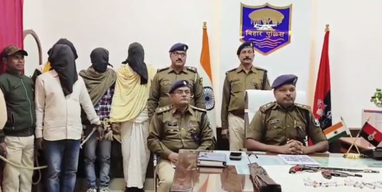 begusarai me 4 kukhyat arrest. patna stf ne sabhi ko dabocha 