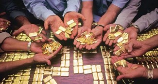  2 foreigners arrested with 14 kg gold