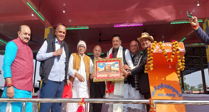 JDU leader Chhotu Singh reached Bakhorapur Kali temple