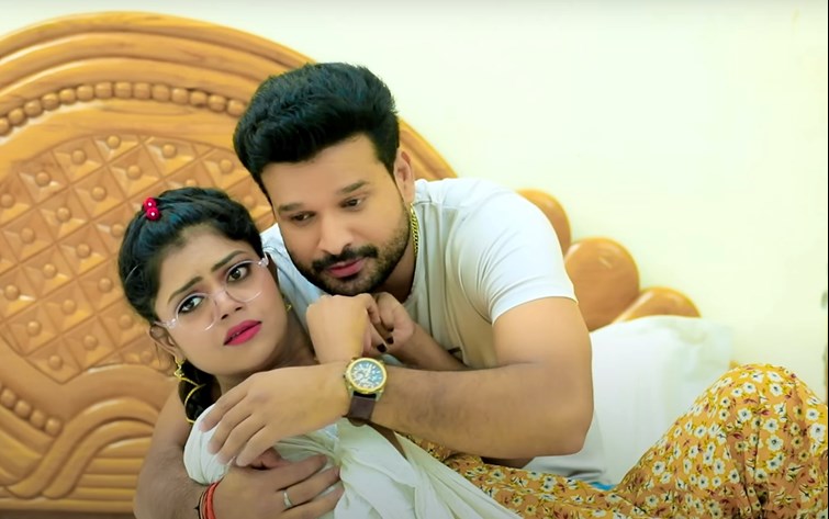 singer ritesh pandey ke new song ne machaya dhamal jija sali ki hansi thitholi ne udaya garda 