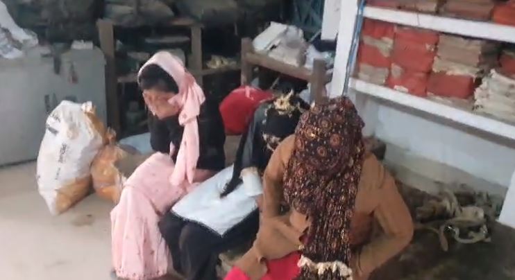 gopalganj me sex racket ka bhandafod, aapattijanak halat me pakdaye 3 premi jode  