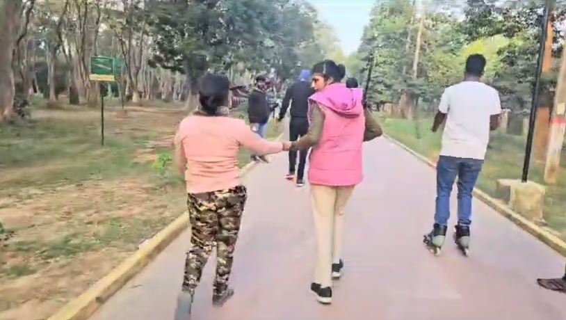 pyar ki dushman bani bhagalpur police, premi jode par barsaya thappad pe thappad 