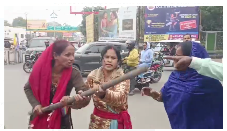 jamin vivad mai do paksha aapas mai bhire 