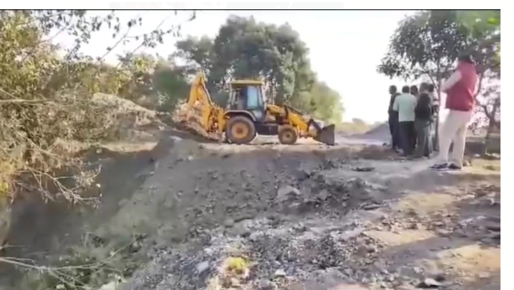 awaidh pathar khadan ke khilaf karrawai 