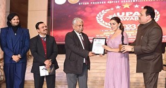 akshara singh ko mila artist academy award 