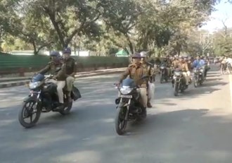 SSP Ashish Bharti came out of bullet in Gaya city, police conducted flag march