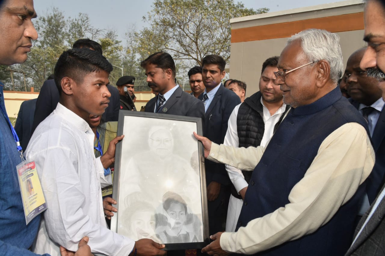 cm nitish will meet silver fish artsans