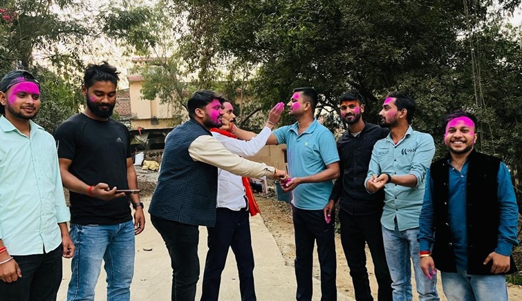 Happy with the surrender of former VC, ABVP celebrates Holi and Diwali