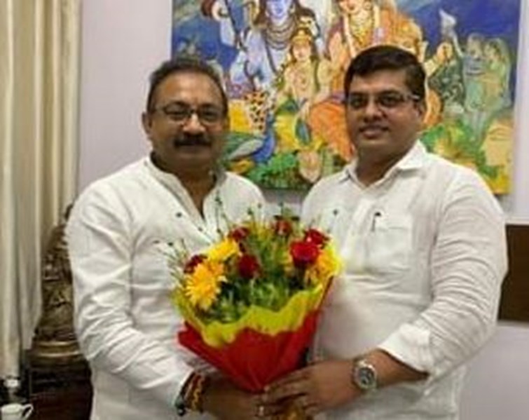 jdu mlc rameeswar mahto became upendra sympathizer,its leaders attacked.