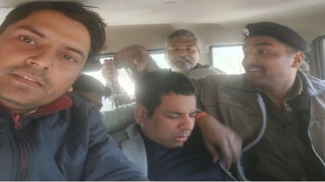 rishwatkhor lekhapal ko nigrani ne dabocha 