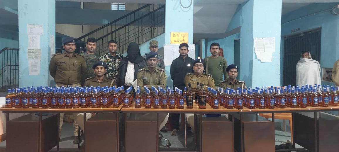 nawada police ne bahri matra me sharab baramad.