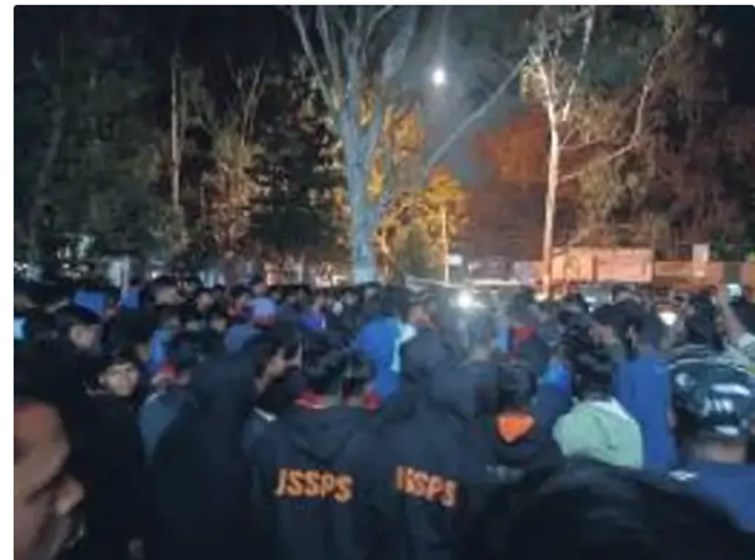 udiyamaan athleet ki maut sawalon ke ghere mai 
