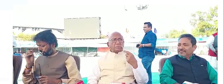 paryawaran pradushan ki roktham per diya jayega jor 