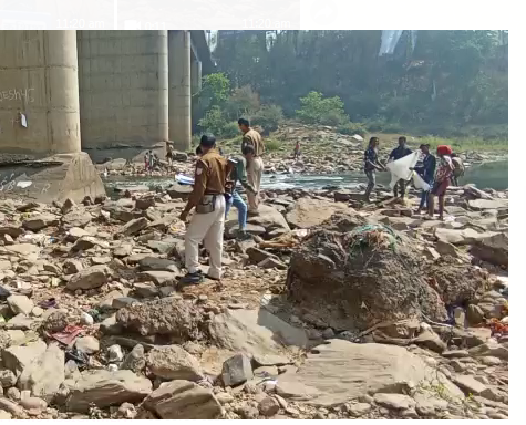 suscide ki ghatna  se sansani 